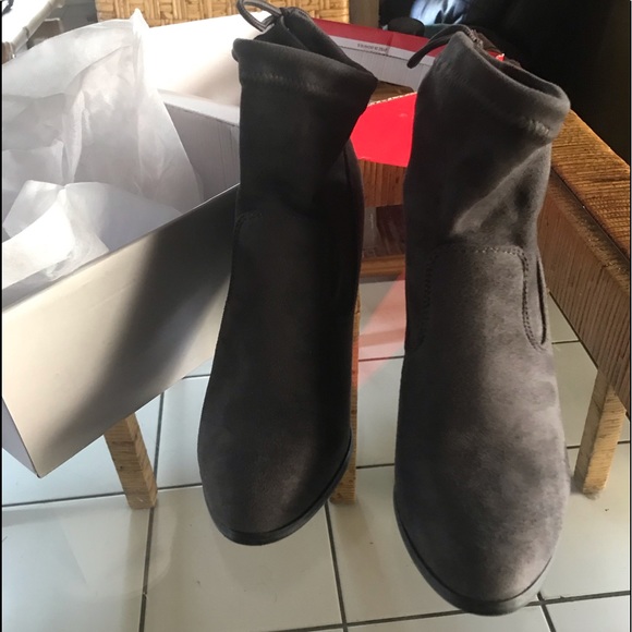 Dream Pairs Women's Grey Chunky Heel Ankle Booties - Picture 2 of 8